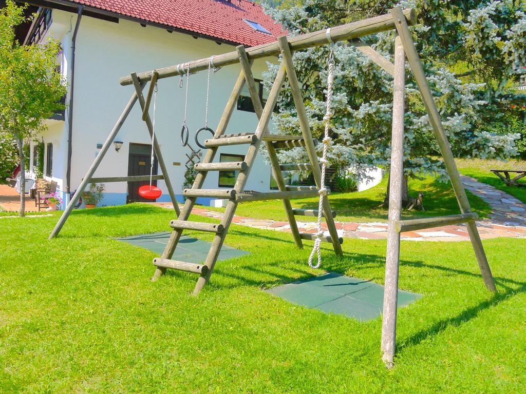 Haus Bellevue Apartment Санкт Михаел им Лунгау Екстериор снимка